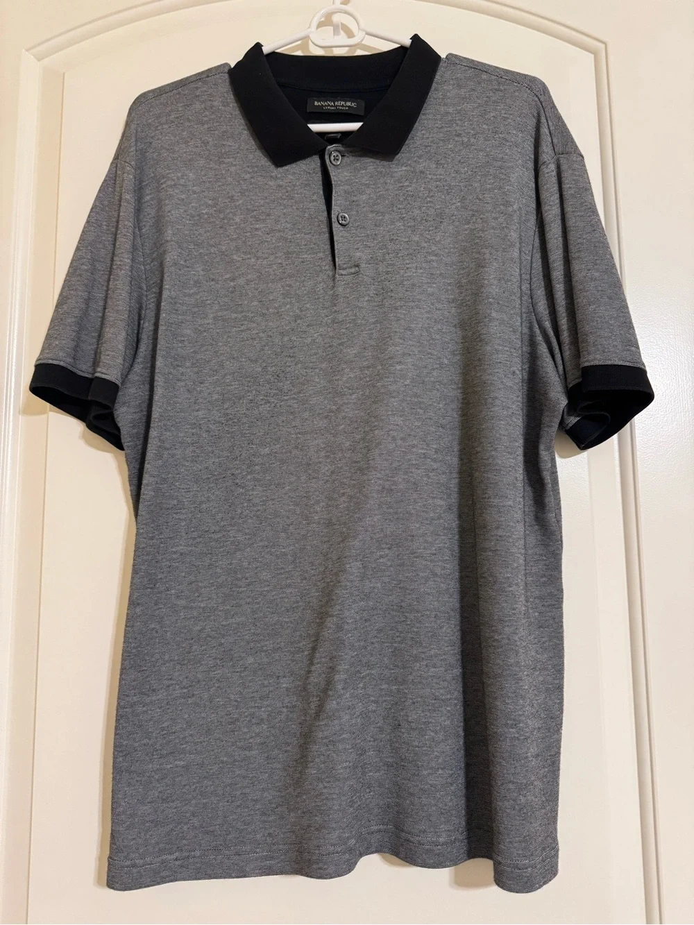 Banana Republic Men’s Black and Gray Polo